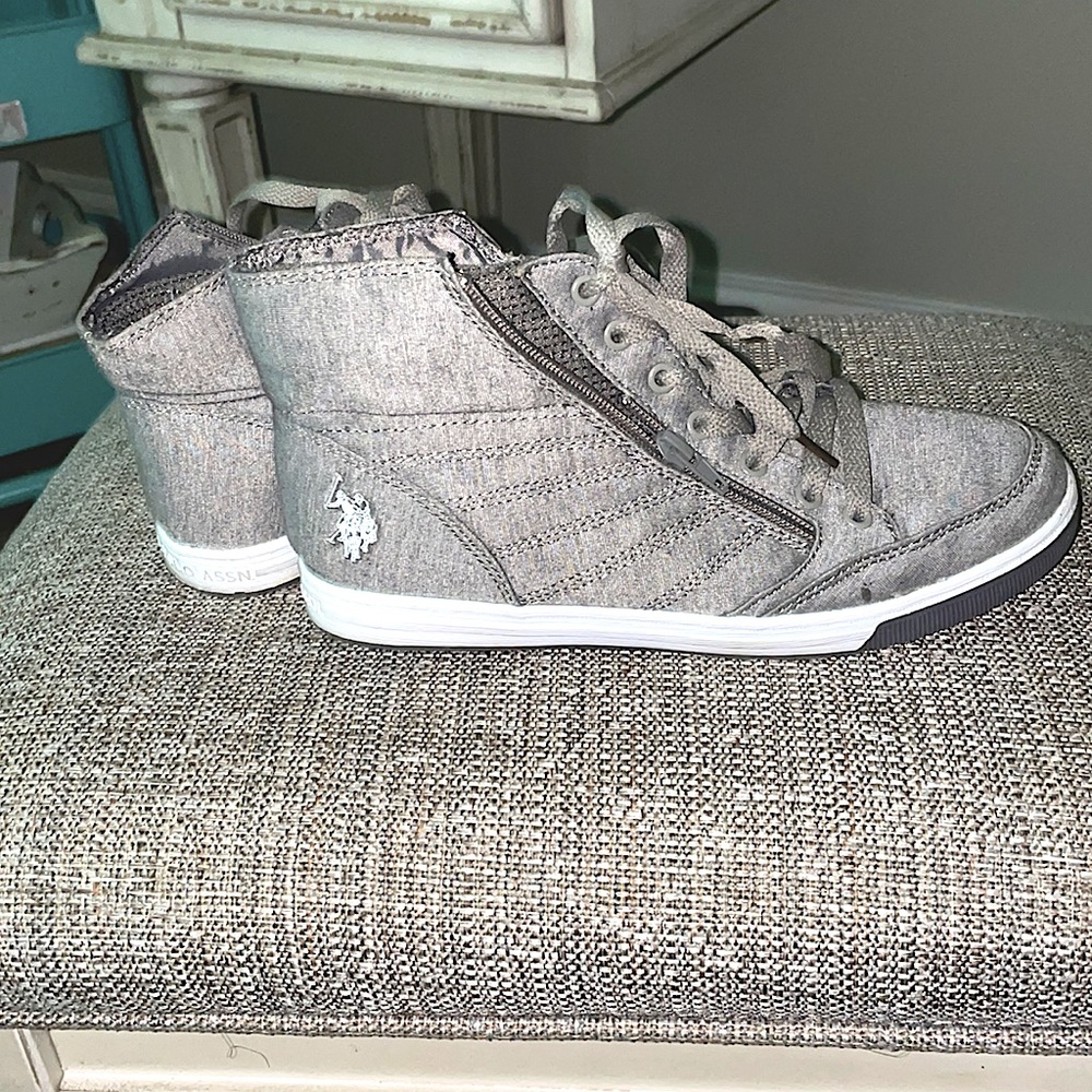 Polo Ralph Lauren Grey high top shoes! Size 6.5 women’s shoes.